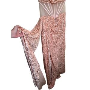 Peach Sequin Mesh Detail Dress – Size 16 NWT